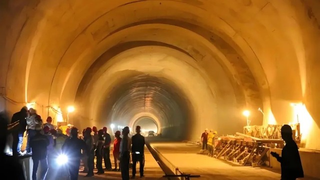 基于UWB技术的隧道信息化安全管理方案